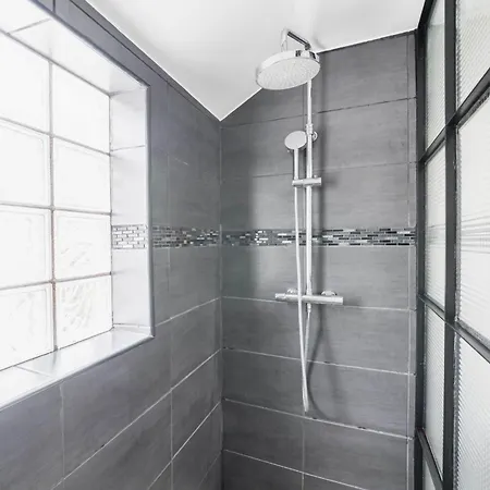 Villa Romainville Paris Pour 8 Personnes - Flat-Guest Exterior photo