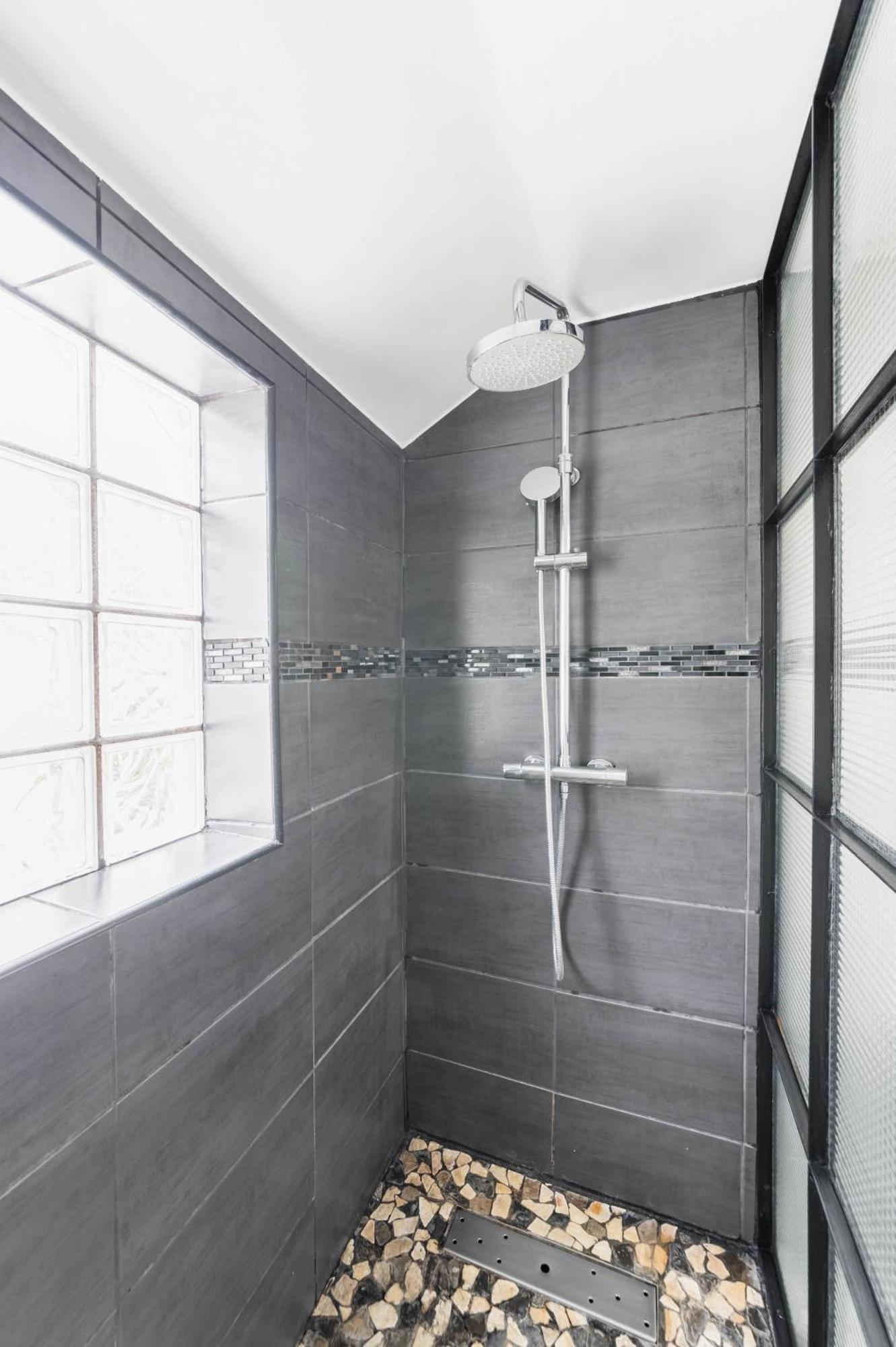 Paris Pour 8 Personnes - Flat-guest Romainville