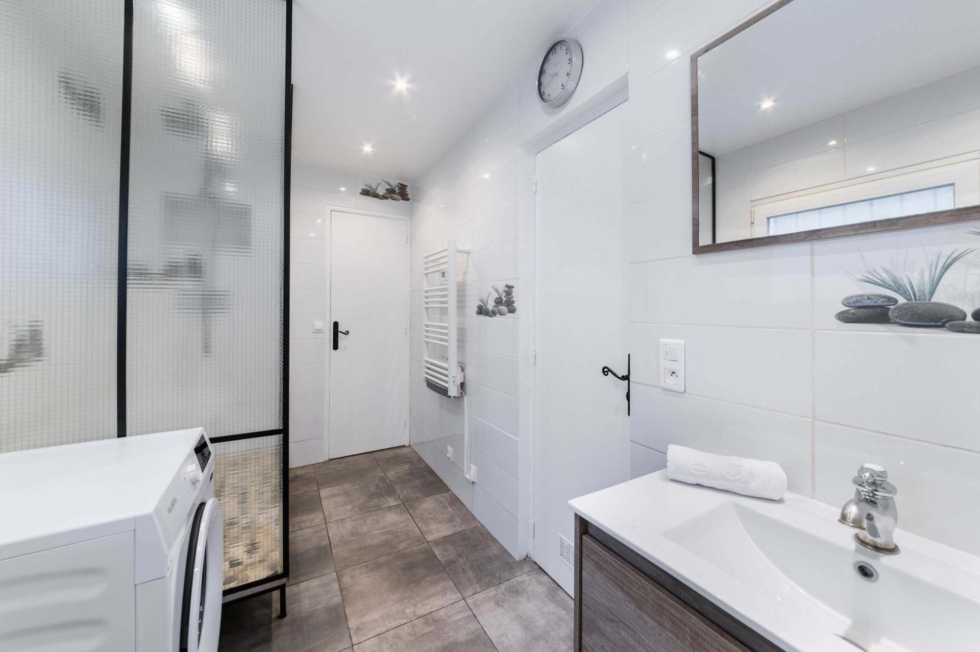 Paris Pour 8 Personnes - Flat-guest Villa Romainville